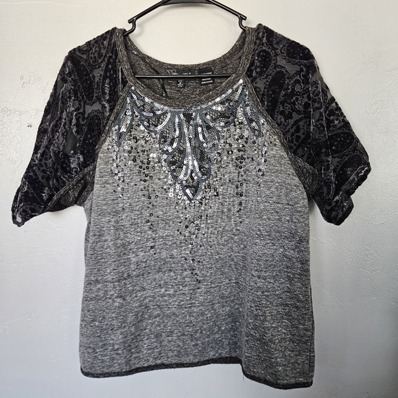 Miss Me Tops - Miss Me Women's Medium Grey Sequin Embellished Short Sleeve Top Velour Girly